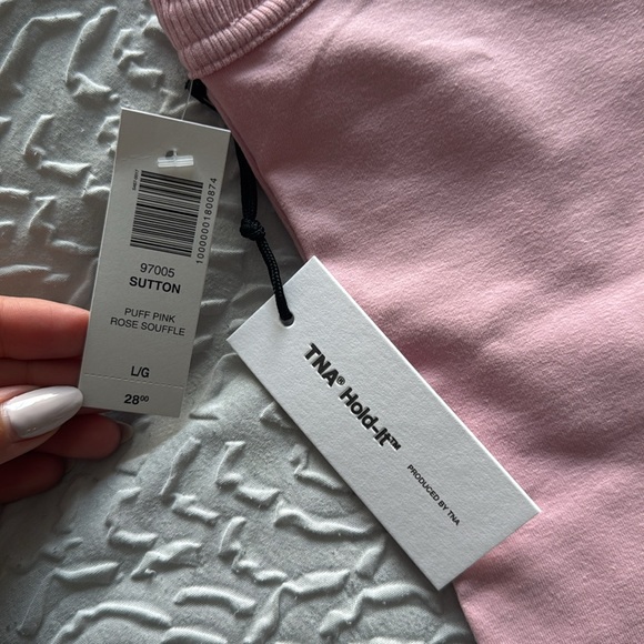 NWT Aritzia TNA Hold-It Sutton Tank (Puff Pink) - Picture 3 of 5